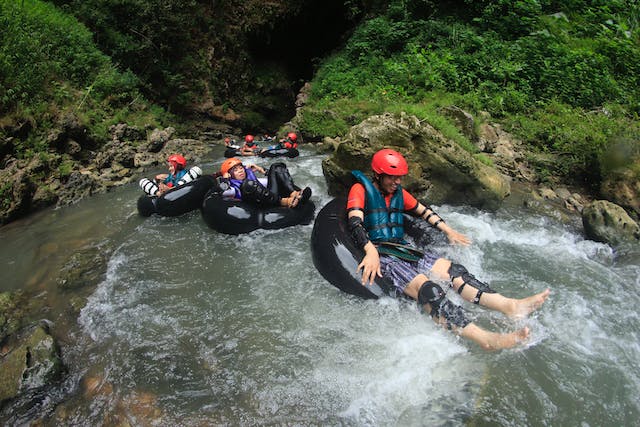 Rafting in Trentino: Scopri i migliori posti dove praticarlo!